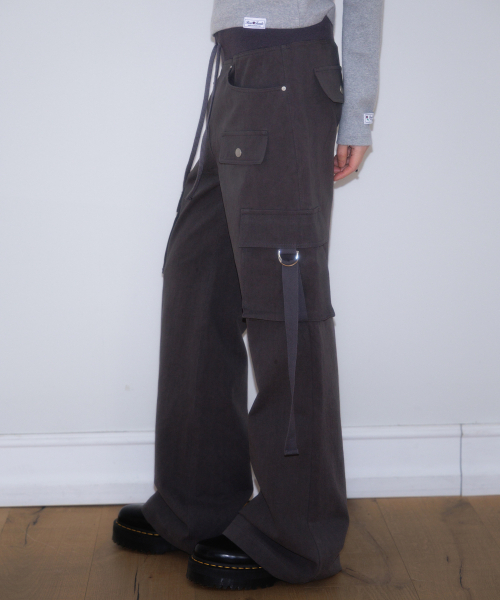 ROSEFRANTZ（ロゼフランツ）の「Cargo Slim Bootcut Pants [Charcoal]（その他パンツ・レディース・チャコールグレー・OS）」の21枚目の写真