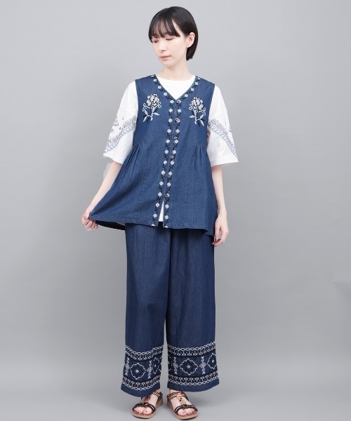 チチカカ(チチカカ)の「Shanti Shanti デニム刺繍パンツ【WEB限定】(デニムパンツ・レディース・ネイビー/ライトブルー・FREE)」の4枚目の写真