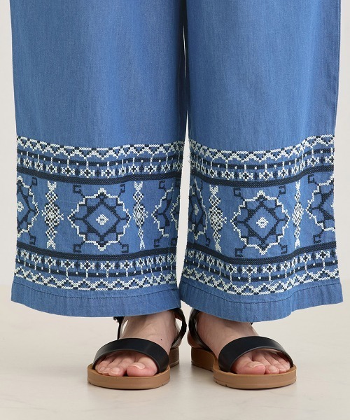 チチカカ(チチカカ)の「Shanti Shanti デニム刺繍パンツ【WEB限定】(デニムパンツ・レディース・ネイビー/ライトブルー・FREE)」の10枚目の写真