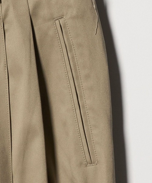 KHOKI(コッキ)の「【KHOKI/コッキ】Pleated Chino Pants(チノパンツ・メンズ・ベージュ・2/1)」の4枚目の写真