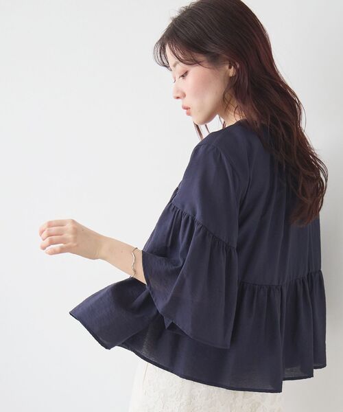 le.coeur blanc(ルクールブラン)の「ヴィンテージライクティアードブラウス(シャツ/ブラウス・レディース・オフホワイト/ネイビー/ライトブルー・38)」の20枚目の写真