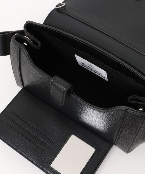 Vivienne Westwood（ヴィヴィアンウエストウッド）の「HAZEL MEDIUM HANDBAG（ショルダーバッグ・レディース・ブラック・FREE）」の4枚目の写真