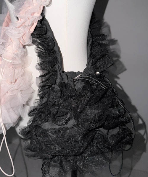 me+em select(ミームセレクト)の「【 2color 】チュールフリル巾着ミニショルダーバッグ/ tulle frill drawstring mini shoulder bag(ショルダーバッグ・レディース・ブラック/ピンク・FREE)」の5枚目の写真