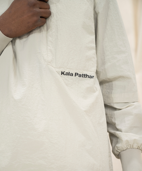 KALAPATTHAR(カラパタール)の「Nylon Zip Pocket Round Shirt - WHITE(スウェット・メンズ・その他・MEDIUM/LARGE)」の2枚目の写真