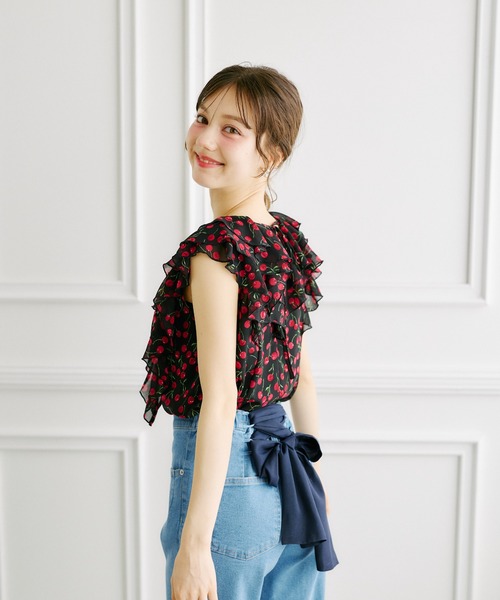 tocco closet(トッコ クローゼット)の「インナー付きチェリープリントラッフルフリルブラウス(シャツ/ブラウス・レディース・ブラック/オフホワイト・M)」の12枚目の写真