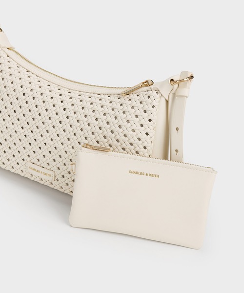 CHARLES & KEITH（チャールズ & キース）の「Calla カルラ ウーブン ショルダーバッグ（ショルダーバッグ・レディース・チョコ/クリーム/ブラック・M）」の17枚目の写真