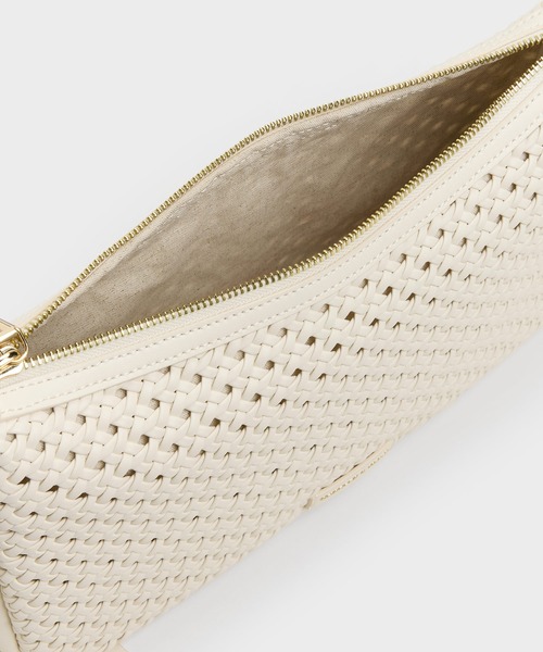 CHARLES & KEITH（チャールズ & キース）の「Calla カルラ ウーブン ショルダーバッグ（ショルダーバッグ・レディース・チョコ/クリーム/ブラック・M）」の15枚目の写真
