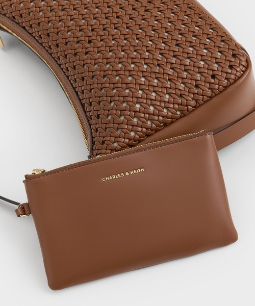 CHARLES & KEITH（チャールズ & キース）の「Calla カルラ ウーブン ショルダーバッグ（ショルダーバッグ・レディース・チョコ/クリーム/ブラック・M）」の12枚目の写真