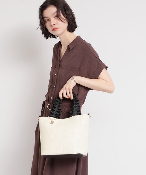 THE SHOP TK （ザ ショップ ティーケー ）の「雑材フリルハンドルトートバッグ（トートバッグ・レディース・ベージュ/ブラック/アイボリー・00）」の8枚目の写真