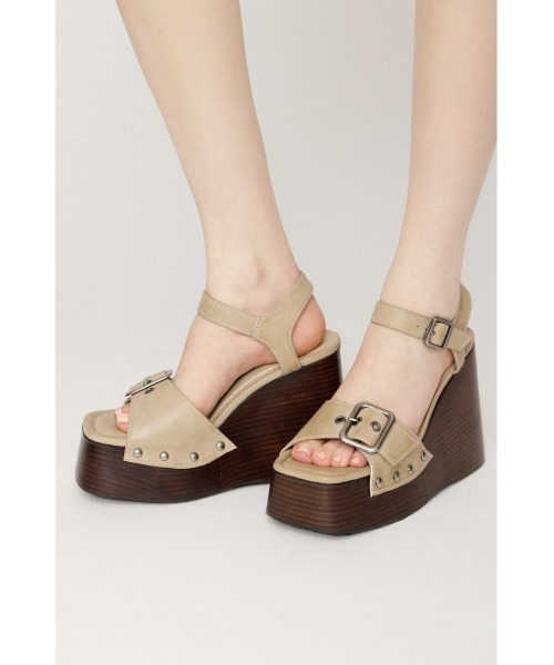 SLY（スライ）の「CHUNKY SOLE STUDS SANDAL チャンキーソールスタッズサンダル 春服 夏服（サンダル・レディース・ブラック/ベージュ・LARGE/MEDIUM/SMALL）」の8枚目の写真