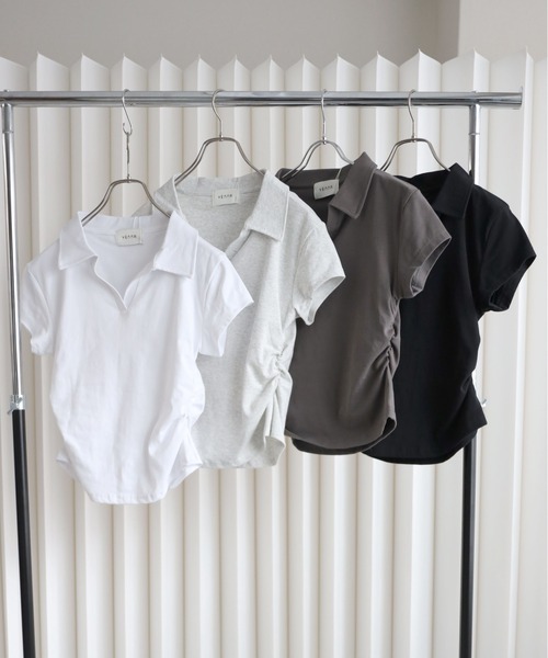 YENNA（イェンナ）の「襟付きサイドシャーリングポロTシャツ（Tシャツ/カットソー・レディース・チャコールグレー/ブラック/ホワイト/オートミール・FREE）」の5枚目の写真