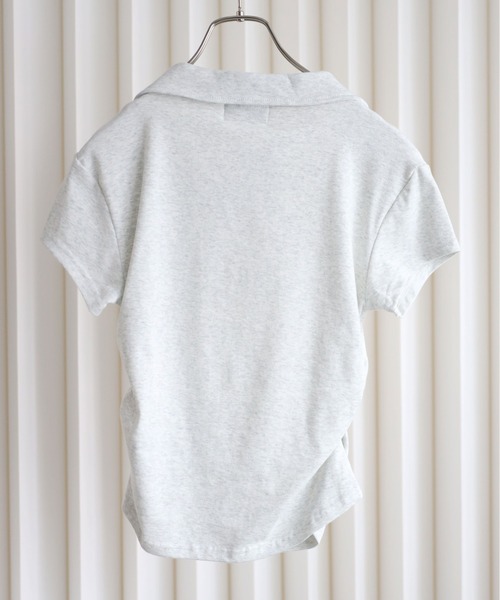 YENNA（イェンナ）の「襟付きサイドシャーリングポロTシャツ（Tシャツ/カットソー・レディース・チャコールグレー/ブラック/ホワイト/オートミール・FREE）」の6枚目の写真