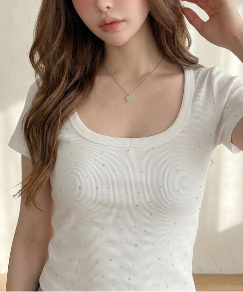 VIVID LADY（ビビッドレディー）の「ラインストーン カップイン クロップド丈 半袖Tシャツ（Tシャツ/カットソー・レディース・ホワイト/ブラック/グレー・FREE）」の4枚目の写真