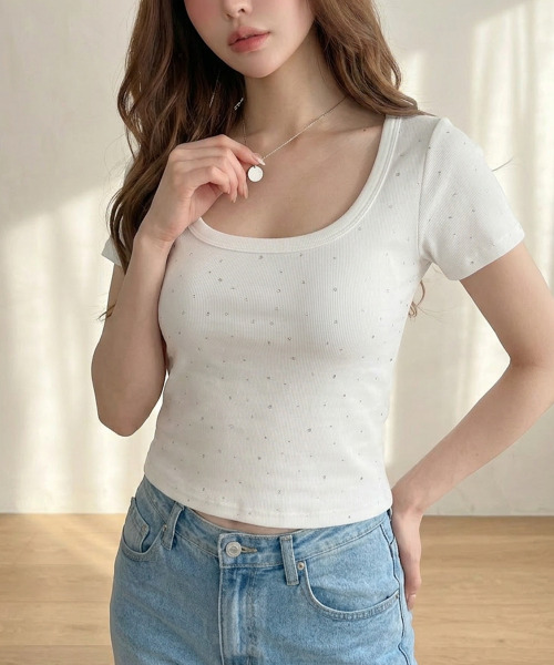 VIVID LADY（ビビッドレディー）の「ラインストーン カップイン クロップド丈 半袖Tシャツ（Tシャツ/カットソー・レディース・ホワイト/ブラック/グレー・FREE）」の7枚目の写真