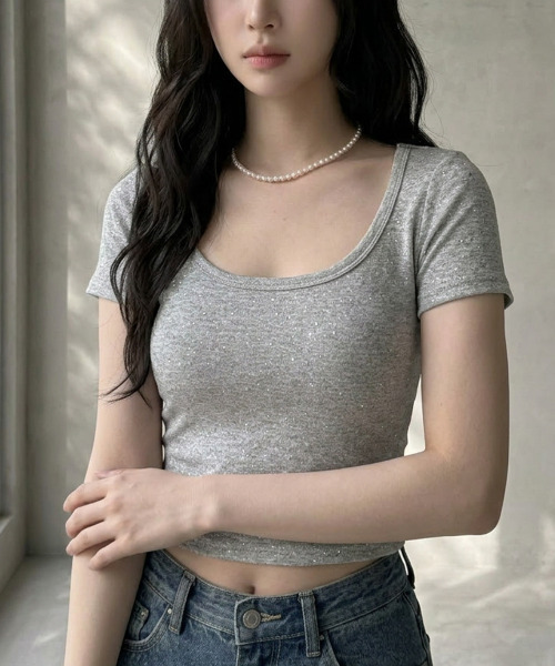 VIVID LADY（ビビッドレディー）の「ラインストーン カップイン クロップド丈 半袖Tシャツ（Tシャツ/カットソー・レディース・ホワイト/ブラック/グレー・FREE）」の10枚目の写真