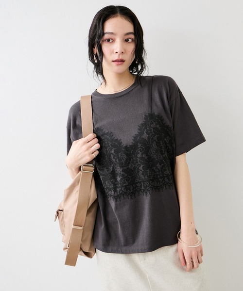 VIS(ビス)の「トロンプルイユプリントTシャツ(Tシャツ/カットソー・レディース・チャコールグレー/ホワイト・FREE)」の2枚目の写真