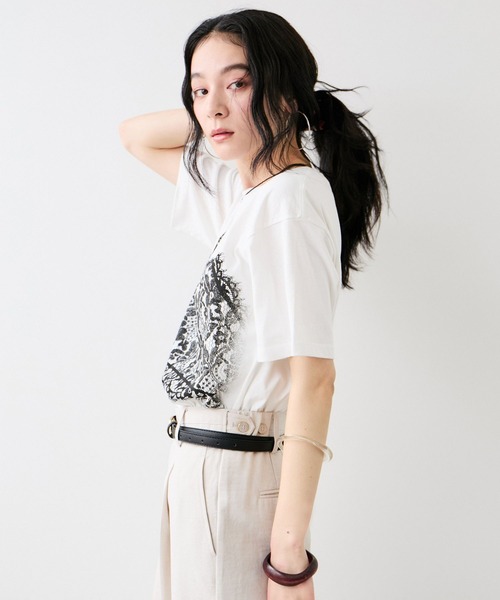 VIS(ビス)の「トロンプルイユプリントTシャツ(Tシャツ/カットソー・レディース・チャコールグレー/ホワイト・FREE)」の22枚目の写真