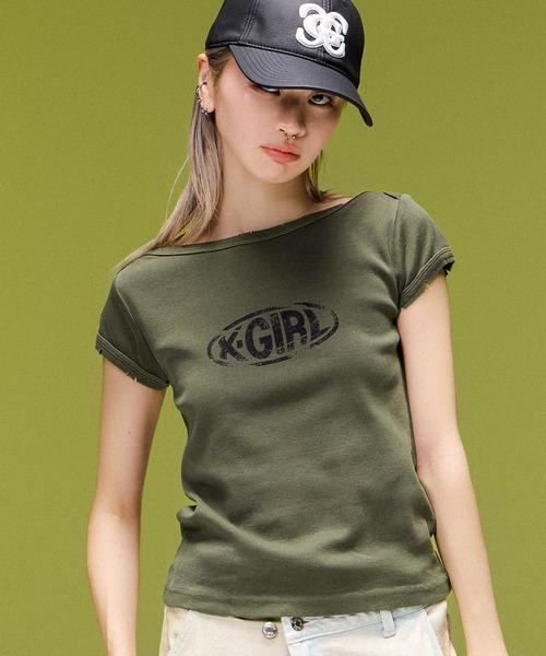 X-girl(エックスガール)の「FADED BOAT NECK S/S BABY TEE(Tシャツ/カットソー・レディース・チャコール/バーガンディー/オリーブ・ONE SIZE)」の4枚目の写真
