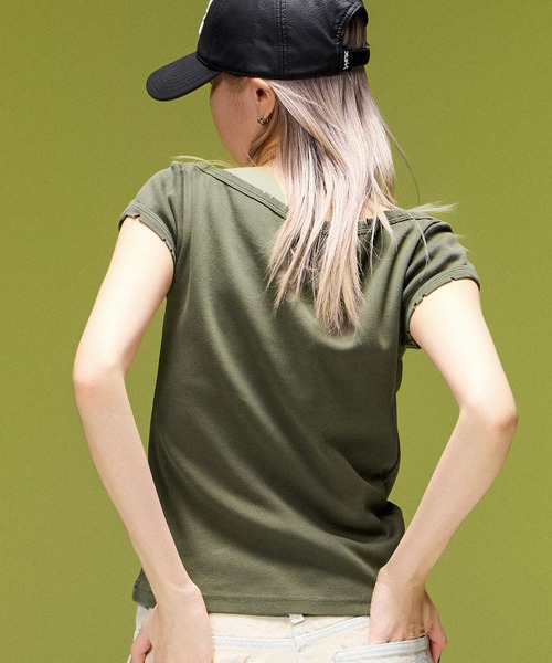 X-girl(エックスガール)の「FADED BOAT NECK S/S BABY TEE(Tシャツ/カットソー・レディース・チャコール/バーガンディー/オリーブ・ONE SIZE)」の5枚目の写真