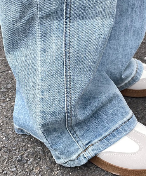 CRB(シーアールビー)の「サイドライン切替ストレートデニムパンツ(デニムパンツ・レディース・ブルー・L/M/S)」の2枚目の写真