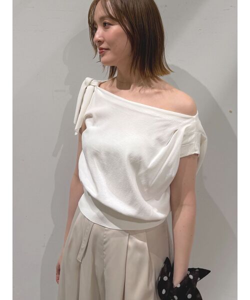 LAGUNAMOON（ラグナムーン）の「オフショルリボンドレープニット 【夏服】（ニット/セーター・レディース・ホワイト/ライトブルー/ブラック・FREE）」の6枚目の写真