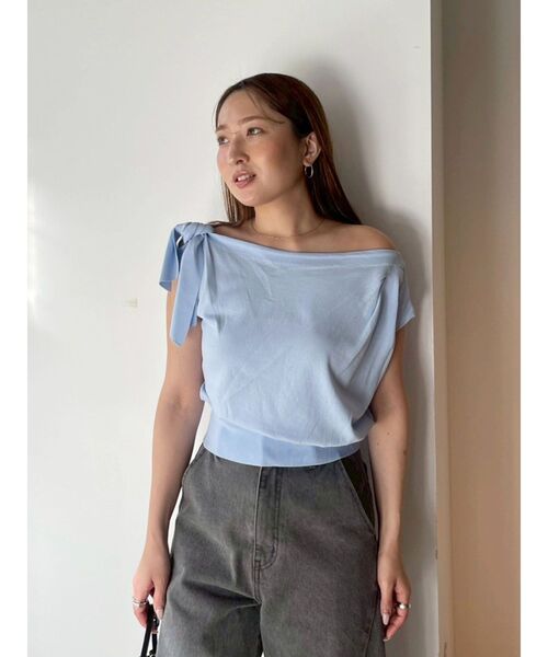 LAGUNAMOON（ラグナムーン）の「オフショルリボンドレープニット 【夏服】（ニット/セーター・レディース・ホワイト/ライトブルー/ブラック・FREE）」の14枚目の写真