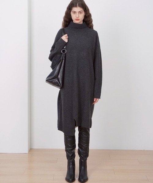 Never mind the XU / Chikashitsu+(ネバーマインド ザ エックスユー / チカシツプラス)の「【HAH ARCHIVE】Contour Shoulder Bag(Faux Leather) / 【ハーアーカイブ】コントゥアワンショルダーバッグ(フォーレザー)(ショルダーバッグ・メンズ・ブラック・ONE SIZE)」の17枚目の写真