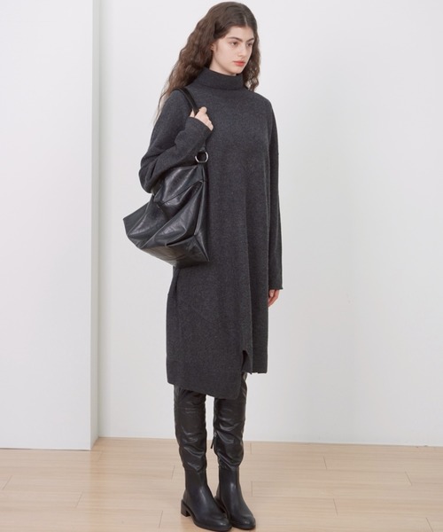 Never mind the XU / Chikashitsu+(ネバーマインド ザ エックスユー / チカシツプラス)の「【HAH ARCHIVE】Contour Shoulder Bag(Faux Leather) / 【ハーアーカイブ】コントゥアワンショルダーバッグ(フォーレザー)(ショルダーバッグ・メンズ・ブラック・ONE SIZE)」の16枚目の写真