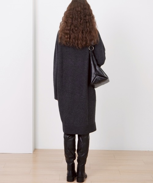 Never mind the XU / Chikashitsu+(ネバーマインド ザ エックスユー / チカシツプラス)の「【HAH ARCHIVE】Contour Shoulder Bag(Faux Leather) / 【ハーアーカイブ】コントゥアワンショルダーバッグ(フォーレザー)(ショルダーバッグ・メンズ・ブラック・ONE SIZE)」の13枚目の写真