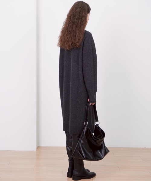 Never mind the XU / Chikashitsu+(ネバーマインド ザ エックスユー / チカシツプラス)の「【HAH ARCHIVE】Contour Shoulder Bag(Faux Leather) / 【ハーアーカイブ】コントゥアワンショルダーバッグ(フォーレザー)(ショルダーバッグ・メンズ・ブラック・ONE SIZE)」の3枚目の写真
