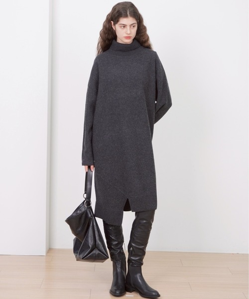 Never mind the XU / Chikashitsu+(ネバーマインド ザ エックスユー / チカシツプラス)の「【HAH ARCHIVE】Contour Shoulder Bag(Faux Leather) / 【ハーアーカイブ】コントゥアワンショルダーバッグ(フォーレザー)(ショルダーバッグ・メンズ・ブラック・ONE SIZE)」の8枚目の写真