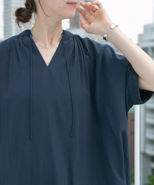 ITEMS URBANRESEARCH(アイテムズ アーバンリサーチ)の「スキッパーチュニックブラウス(シャツ/ブラウス・レディース・グレー系その他/ライトブルー/ネイビー・FREE)」の18枚目の写真