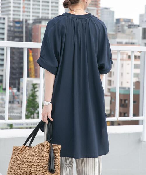 ITEMS URBANRESEARCH(アイテムズ アーバンリサーチ)の「スキッパーチュニックブラウス(シャツ/ブラウス・レディース・グレー系その他/ライトブルー/ネイビー・FREE)」の20枚目の写真