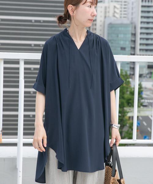 ITEMS URBANRESEARCH(アイテムズ アーバンリサーチ)の「スキッパーチュニックブラウス(シャツ/ブラウス・レディース・グレー系その他/ライトブルー/ネイビー・FREE)」の21枚目の写真