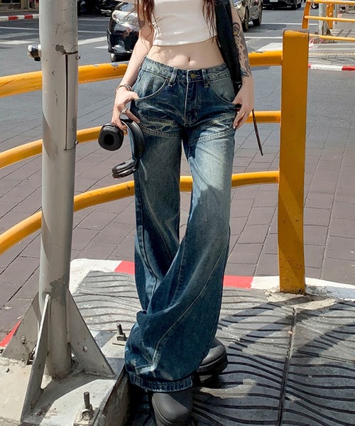 AVYL(アヴィル)の「フェードウォッシュルーズワイドデニム/ヴィンテージ 切替デザインフレアデニムパンツ(デニムパンツ・レディース・ブルー・S/M/L)」の5枚目の写真