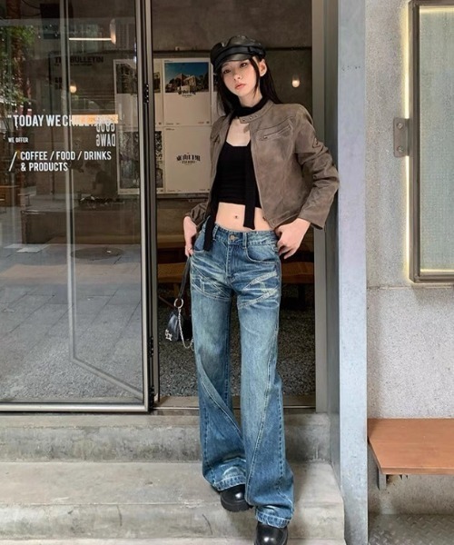 AVYL(アヴィル)の「フェードウォッシュルーズワイドデニム/ヴィンテージ 切替デザインフレアデニムパンツ(デニムパンツ・レディース・ブルー・S/M/L)」の18枚目の写真