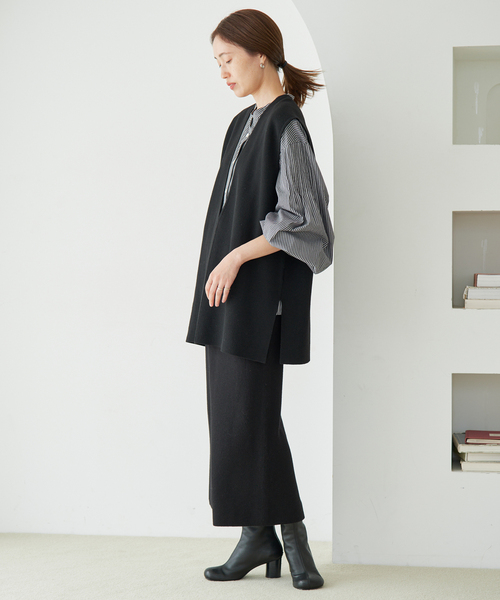 SLOBE IENA(スローブイエナ)の「《WEB限定カラーあり/追加》ダブルフェイスニットベスト(ベスト・レディース・チャコールグレー/キャメル/ブラック・FREE)」の20枚目の写真