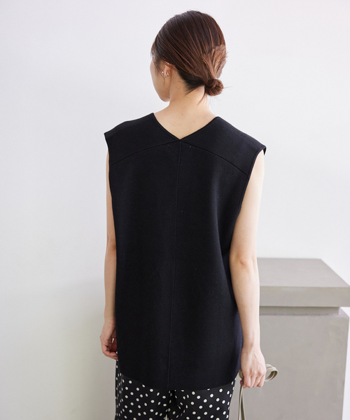 SLOBE IENA(スローブイエナ)の「《WEB限定カラーあり/追加》ダブルフェイスニットベスト(ベスト・レディース・チャコールグレー/キャメル/ブラック・FREE)」の15枚目の写真