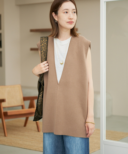 SLOBE IENA(スローブイエナ)の「《WEB限定カラーあり/追加》ダブルフェイスニットベスト(ベスト・レディース・チャコールグレー/キャメル/ブラック・FREE)」の15枚目の写真