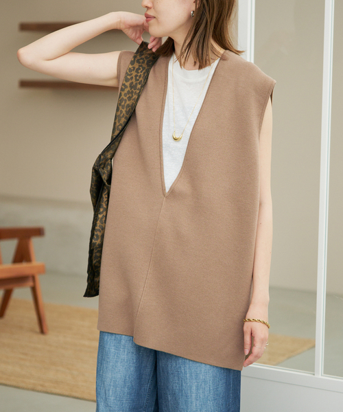 SLOBE IENA(スローブイエナ)の「《WEB限定カラーあり/追加》ダブルフェイスニットベスト(ベスト・レディース・チャコールグレー/キャメル/ブラック・FREE)」の14枚目の写真