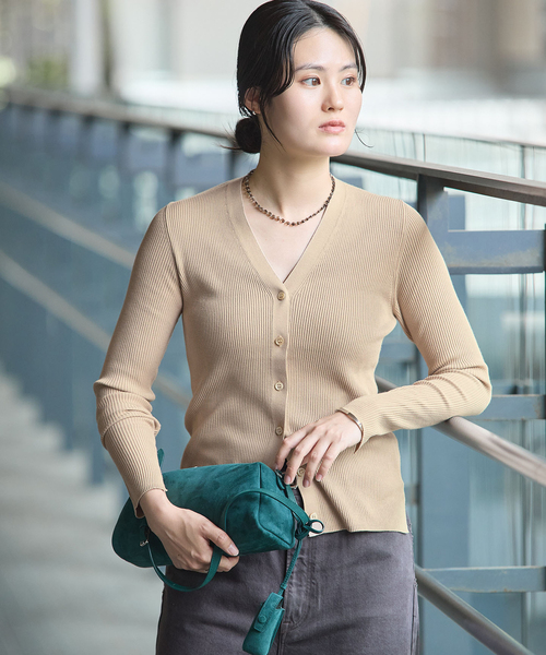 IENA(イエナ)の「《手洗い可》ECO SPLASH Vカーディガン(カーディガン/ボレロ・レディース・ブラック/パープル/ベージュ・FREE)」の20枚目の写真