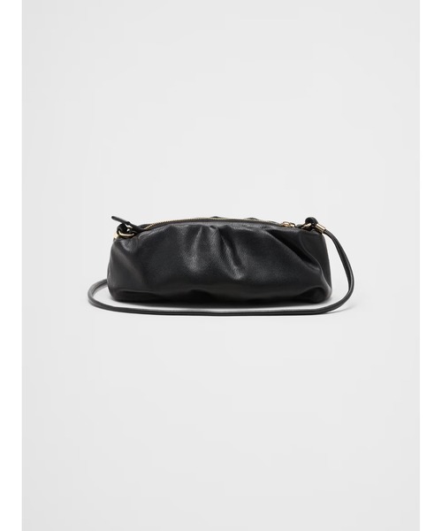 BANANA REPUBLIC FACTORY STORE(バナナリパブリック ファクトリーストア)の「BANANA REPUBLIC FACTORY STORE ヴィーガンレザー クラウドクロスボディバッグ(ショルダーバッグ・レディース・ブラック/ワイン・ONE SIZE)」の9枚目の写真