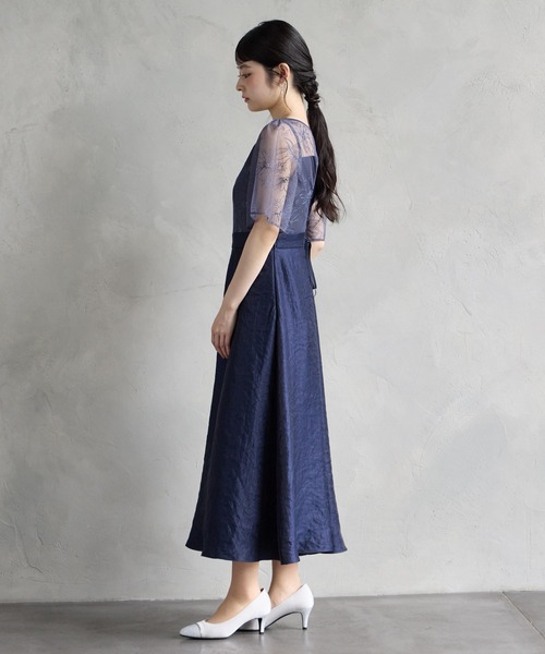 AIMER（エメ）の「フラワー刺繍チュール×ルミエールサテンフィット&フレアパーティードレス　結婚式　お呼ばれ　ドレス　20代 30代（ドレス・レディース・ブルーグレー/ネイビー/ブラウン・MEDIUM）」の22枚目の写真