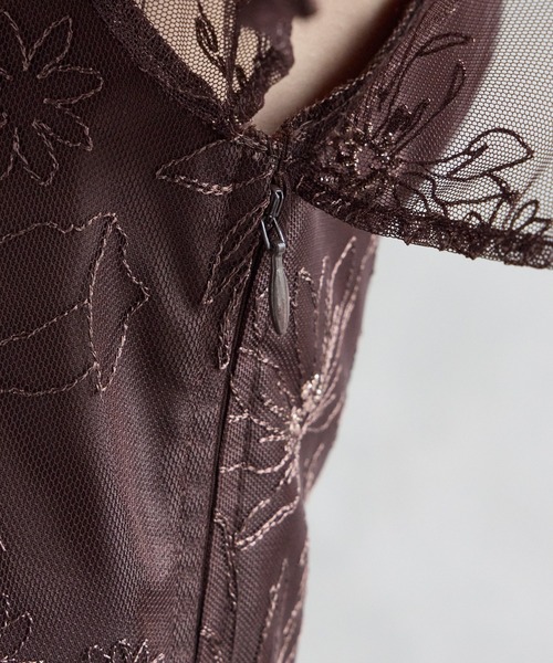 AIMER（エメ）の「フラワー刺繍チュール×ルミエールサテンフィット&フレアパーティードレス　結婚式　お呼ばれ　ドレス　20代 30代（ドレス・レディース・ブルーグレー/ネイビー/ブラウン・MEDIUM）」の11枚目の写真