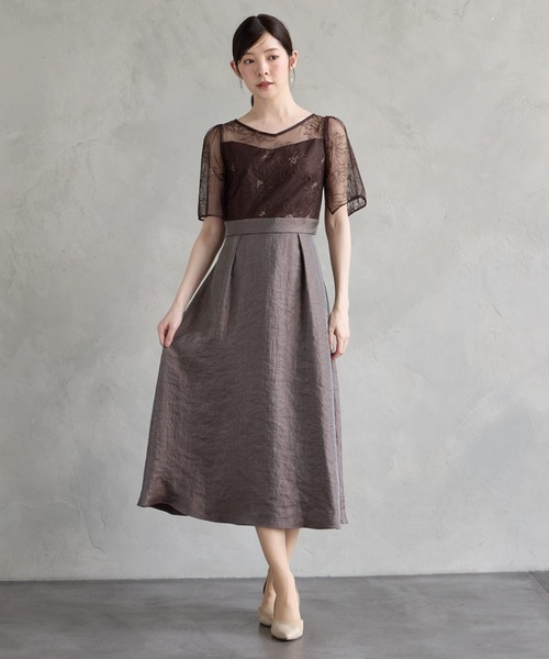 AIMER（エメ）の「フラワー刺繍チュール×ルミエールサテンフィット&フレアパーティードレス　結婚式　お呼ばれ　ドレス　20代 30代（ドレス・レディース・ブルーグレー/ネイビー/ブラウン・MEDIUM）」の6枚目の写真