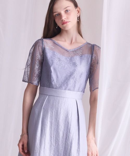 AIMER（エメ）の「フラワー刺繍チュール×ルミエールサテンフィット&フレアパーティードレス　結婚式　お呼ばれ　ドレス　20代 30代（ドレス・レディース・ブルーグレー/ネイビー/ブラウン・MEDIUM）」の4枚目の写真