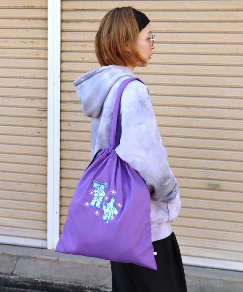 KIVISDOU(キビスドウ)の「コミカル刺繍バッグ(ハンドバッグ・レディース・ピンク/オレンジ/パープル/セージグリーン・ONE SIZE)」の3枚目の写真