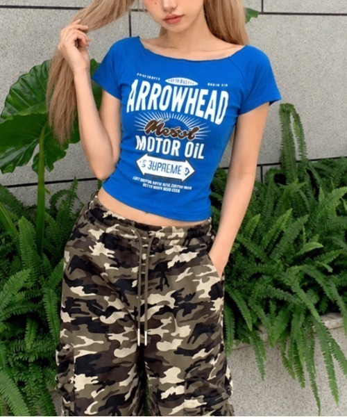 SHEENA(シーナ)の「ワイドネックヴィンテージライクロゴコンパクトTシャツ(Tシャツ/カットソー・レディース・ブルー・M)」の9枚目の写真