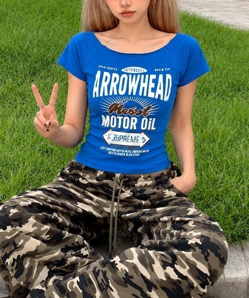 SHEENA(シーナ)の「ワイドネックヴィンテージライクロゴコンパクトTシャツ(Tシャツ/カットソー・レディース・ブルー・M)」の13枚目の写真