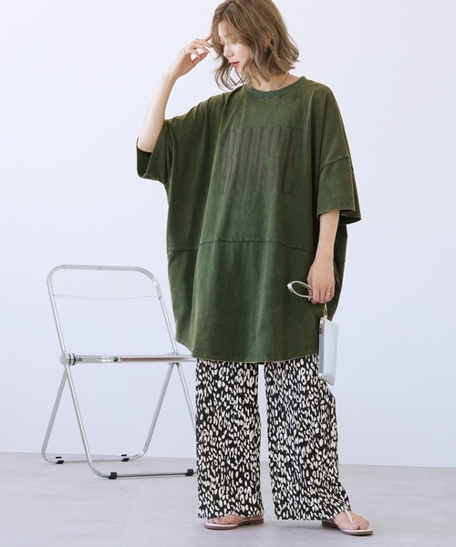 reca(レカ)の「パウダー加工ロゴプリントBIGTシャツ(Tシャツ/カットソー・レディース・グリーン/アイボリー/ボルドー/チャコール・FREE)」の10枚目の写真